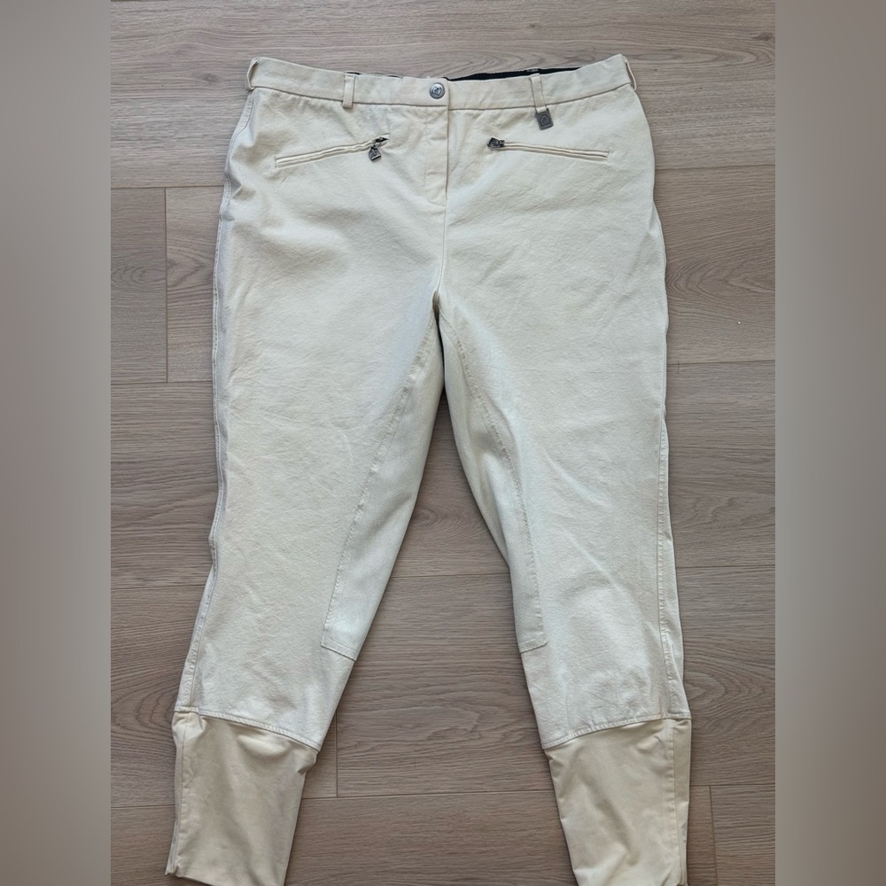 Woman’s Thomas Cook Equestrian full seat Breeches in White Asparagus